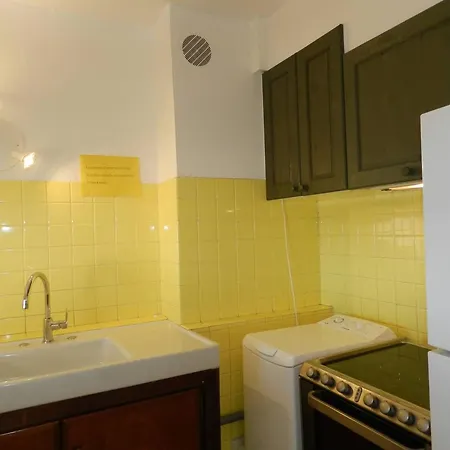 Apartment Le Lavandou, 3 Pieces, 6 Personnes - Fr-1-251-693 Le Lavandou