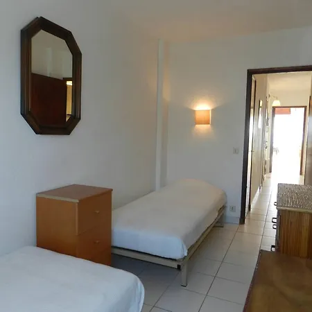 Le Lavandou, 3 Pieces, 6 Personnes - Fr-1-251-693 Apartment
